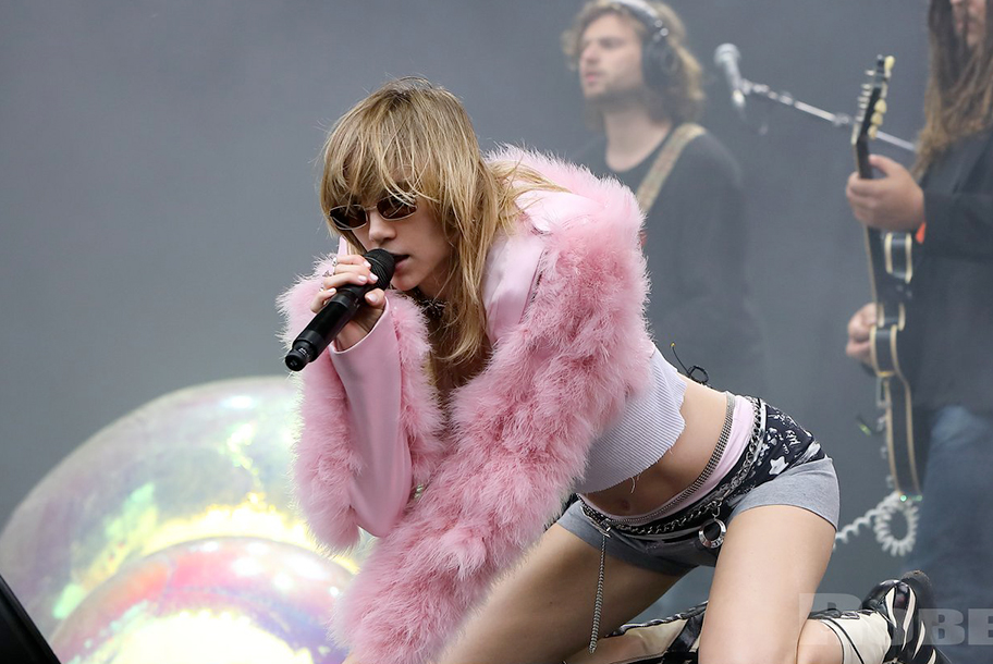 Suki Waterhouse